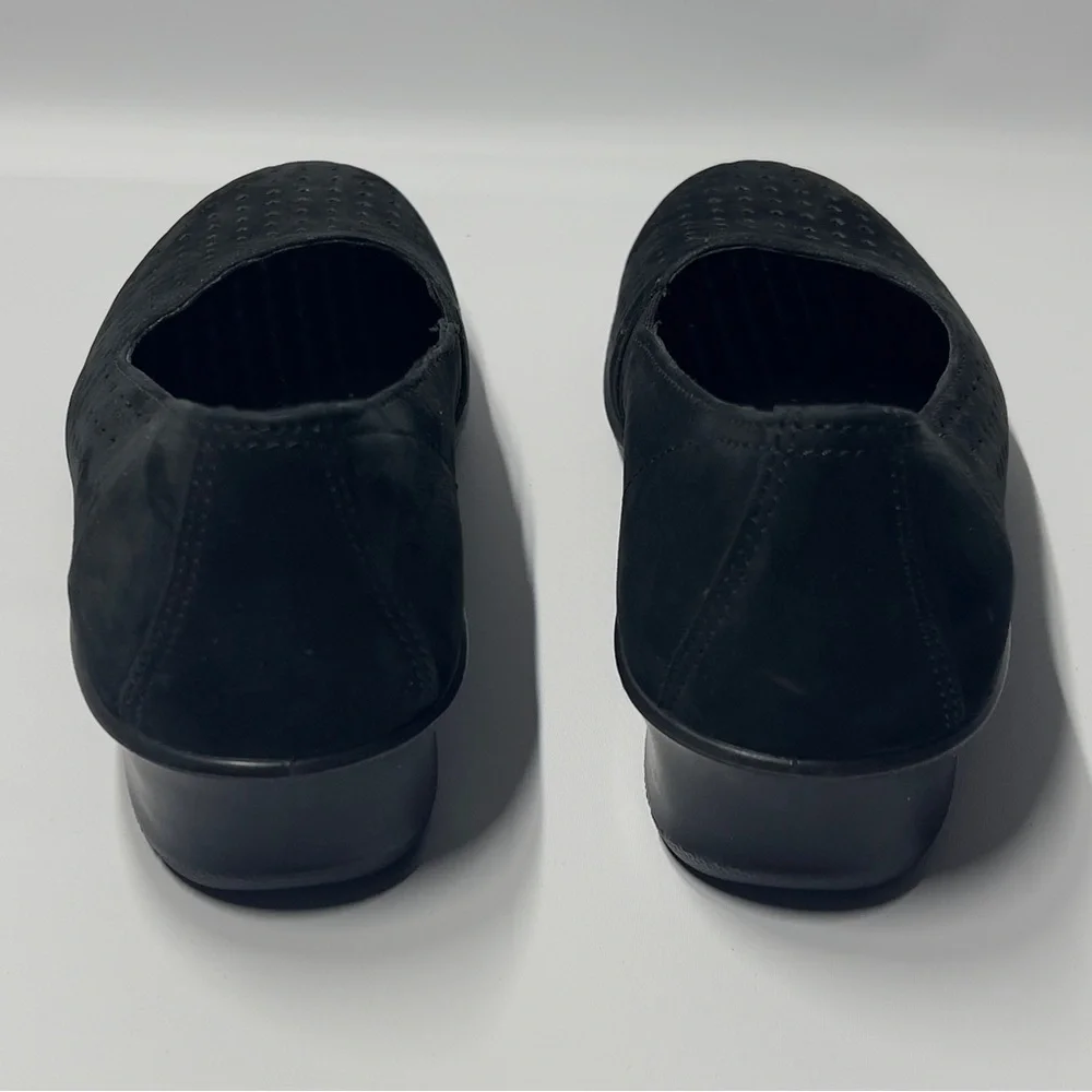 ECCO women’s Size EU 38 US 7 1/2 Black Ballet Flats